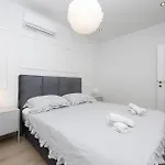 Beautiful Apartment In Split With Wifi דירה